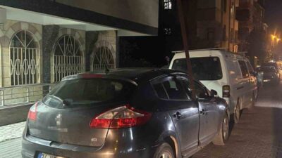 Avcılar’da şiddetli rüzgar nedeniyle 5 katlı binadan kopan 6 metrelik