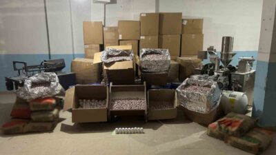 İstanbul Avcılar’da ‘uyuşturucu imalatı’ yapılan adrese yapılan operasyonda 3 milyon