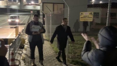 “Rüşvete aracılık etmek” suçundan yargılandığı davada hakkında yurt dışı çıkış