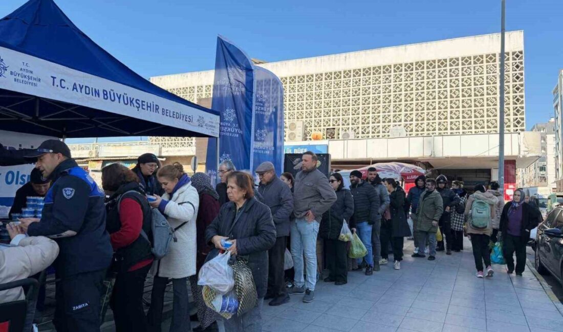 Aydın Büyükşehir Belediyesi, Miraç Kandili’nde Aydınlı vatandaşlara helva hayrında bulundu.