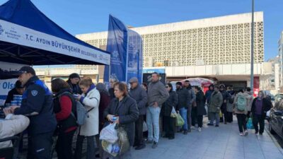 Aydın Büyükşehir Belediyesi, Miraç Kandili’nde Aydınlı vatandaşlara helva hayrında bulundu.