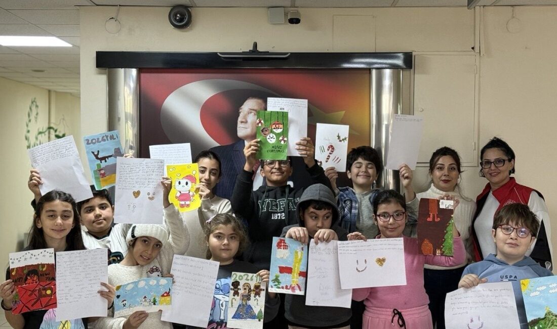 Aydın Gençlik Merkezi’nde resim eğitimi alan öğrenciler, Hatay-Antakya Gençlik Merkezi