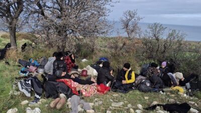 Çanakkale’nin Ayvacık ilçesinde Sahil Güvenlik ve jandarma ekipleri tarafından karada