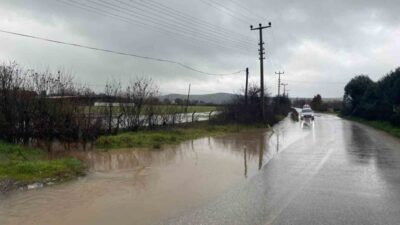 Çanakkale’nin Ayvacık ilçesinde etkili olan sağanak yağış sonrası tarım arazileri