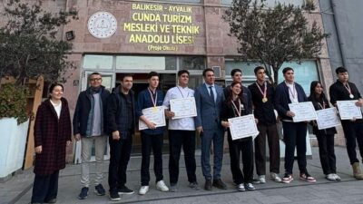 Balıkesir’in Ayvalık ilçesinde Cunda Turizm Mesleki Teknik Anadolu Lisesi öğrencileri,
