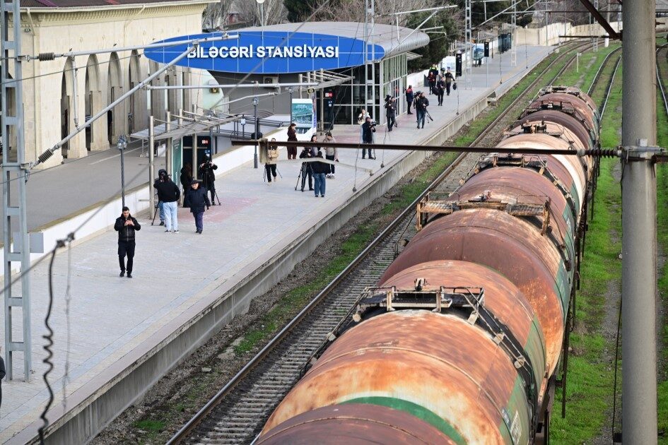 Azerbaycan’ın başkenti Bilajari istasyonundan 979 ton Aİ-92 markalı benzin taşıyan