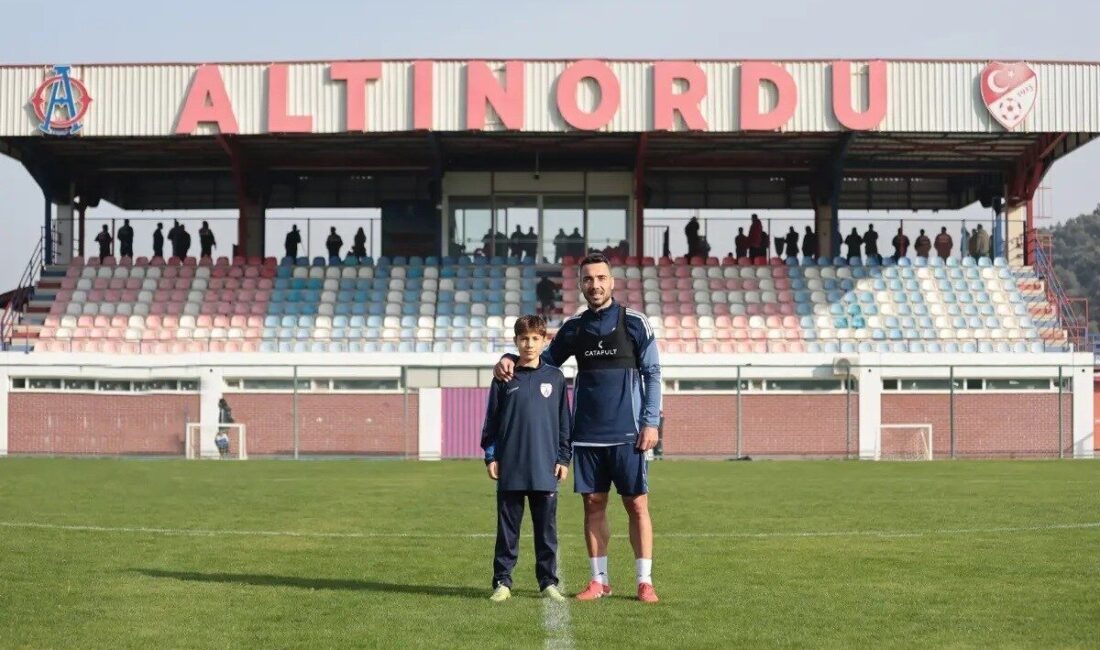 Altınordu Futbol Kulübü’nde A Takım kadrosuna katılan tecrübeli futbolcu Yılmaz