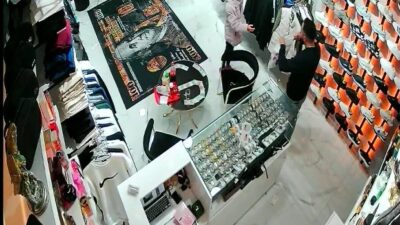 Alanya’da elindeki 100 TL ile giyim mağazasına girip doğum günü