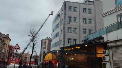 İstanbul Bağcılar’da “yenidoğan çetesi” soruşturması kapsamında kapatılan özel hastanenin çatısında