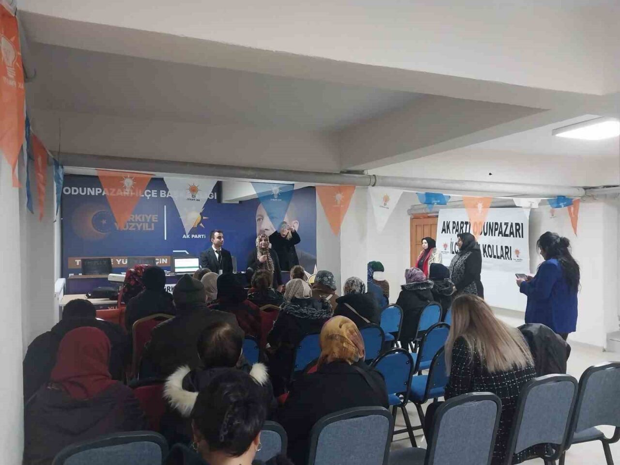 Eskişehir’in Emek Mahallesi’nde ’Bağımlılıktan Kurtulma ve Sağlıklı Yaşam’ konulu konferans