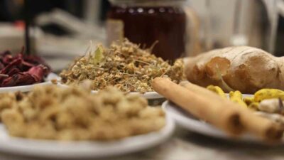 Kış aylarında soğuk hava ve enfeksiyon hastalıklarının bağışıklık sistemini zayıflattığını