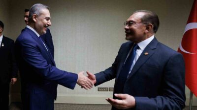 Dışişleri Bakanı Hakan Fidan, Malezya Başbakanı Enver İbrahim ve Malezya