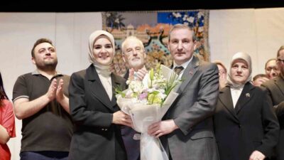 Sultanbeyli Belediyesinin ev sahipliğinde, Tiyatro Akademisi tarafından hazırlanan ’Bizim Evin