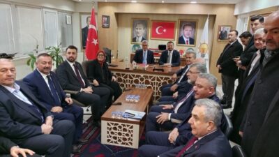 Sağlık Bakanı Kemal Memişoğlu, Balıkesir temasları çerçevesinde AK Parti Balıkesir