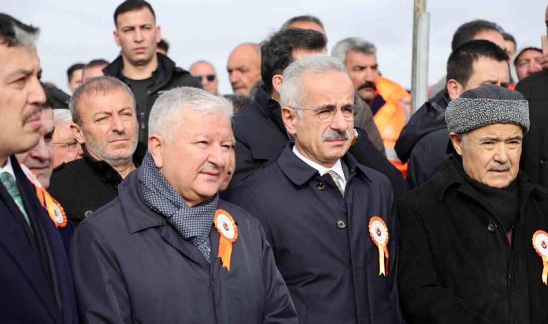 Ulaştırma ve Altyapı Bakanı Abdulkadir Uraloğlu, 2002 yılında 6 bin