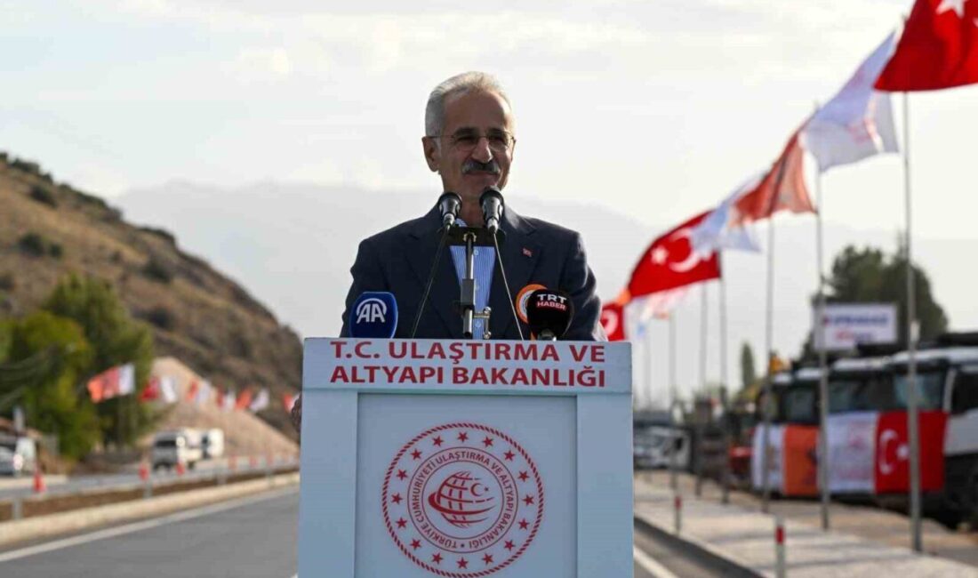 Ulaştırma ve Altyapı Bakanı Abdulkadir Uraloğlu, “Dünyanın çevresinin 4’te 3’ü