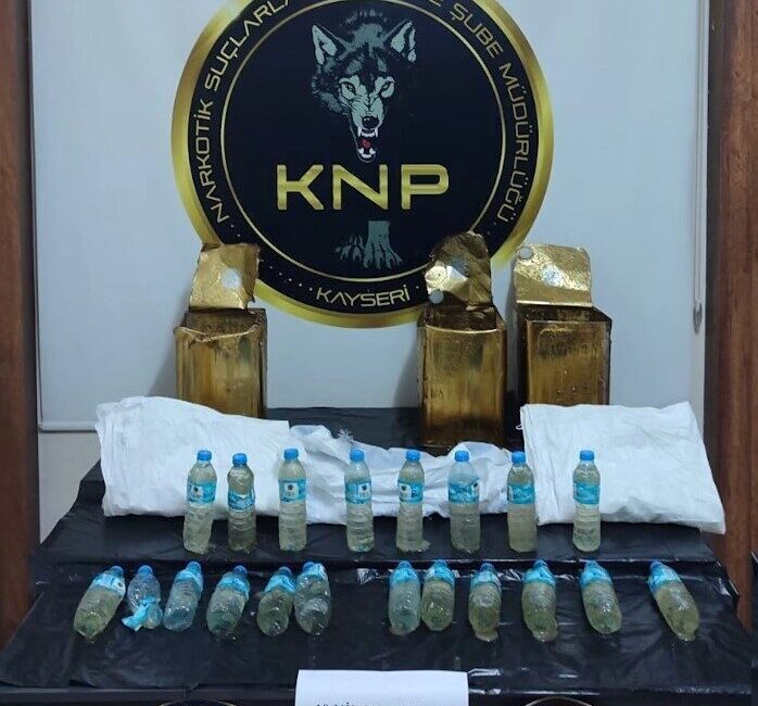 Kayseri’de Emniyet Müdürlüğünce yapılan operasyonda, narkotik arama köpeği Jack’in bal