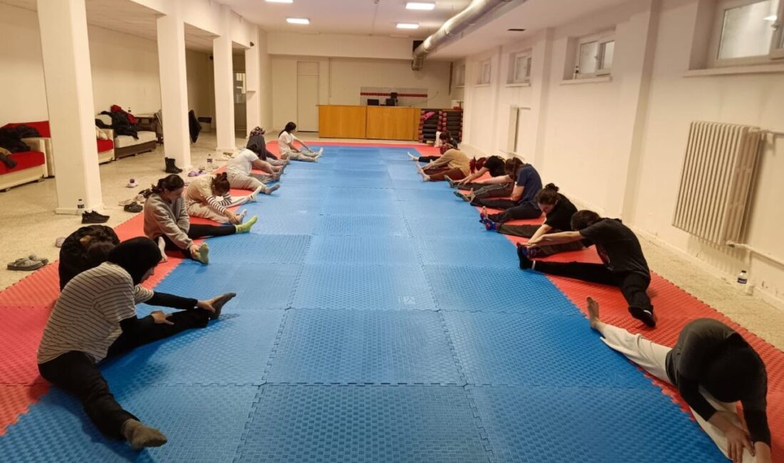 Eskişehir’de bulunan Bala Hatun Yurdu bünyesinde düzenlenen Taekwondo kursu, planlanan