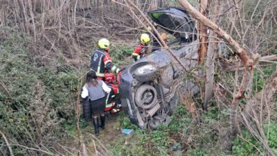 Balıkesir’de kontrolden çıkan otomobilin şarampole uçtuğu kazada anne ve kızı