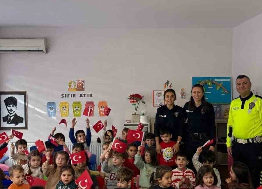 Balıkesir’in Burhaniye ilçesinde, İlçe Emniyet Müdürlüğü Toplum Destekli Polislik Büro