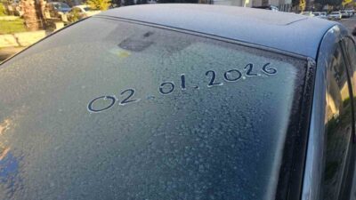 Balıkesir’in Bandırma ilçesinde soğuk hava etkisini giderek artırıyor. İlçede gece