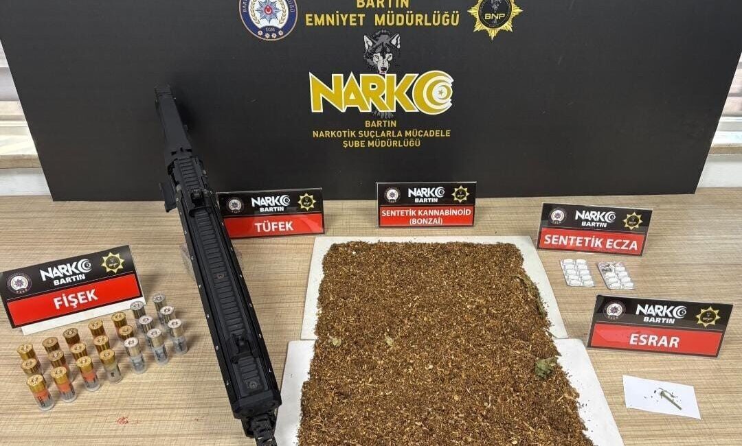 Bartın’da 10 bin adet dolu makaron ele geçirilirken 2 kişi