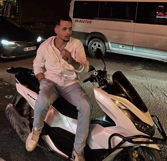 İstanbul’un Başakşehir’de dün akşam saatlerinde meydana gelen trafik kazasında motosiklet