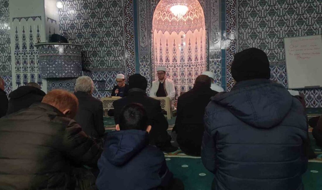 Van’ın Başkale ilçesinde Miraç Kandili dualarla idrak edildi. Van’ın Başkale