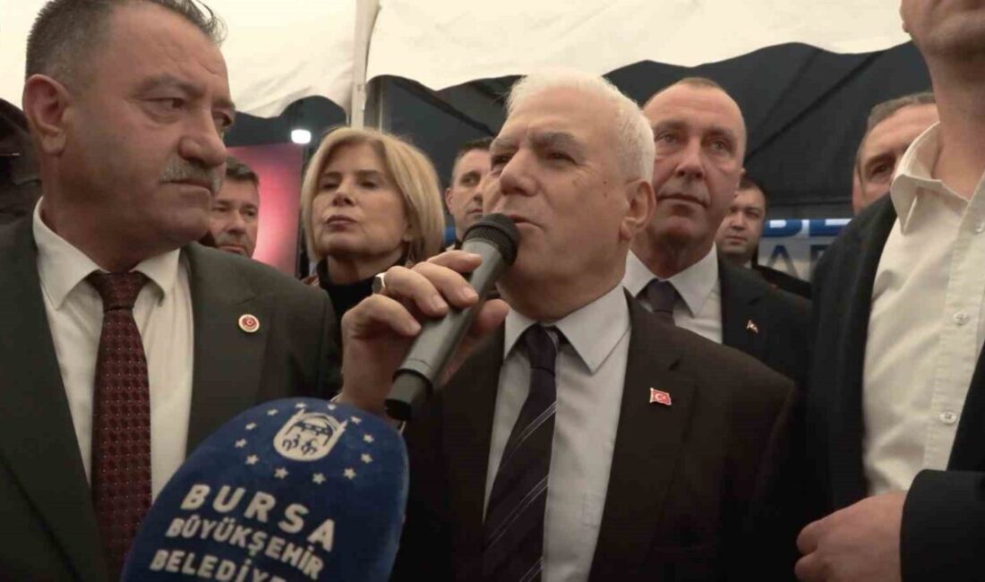 Bursa Büyükşehir Belediye Başkanı Mustafa Bozbey’in Yıldırım ilçesinde gerçekleştirdiği program
