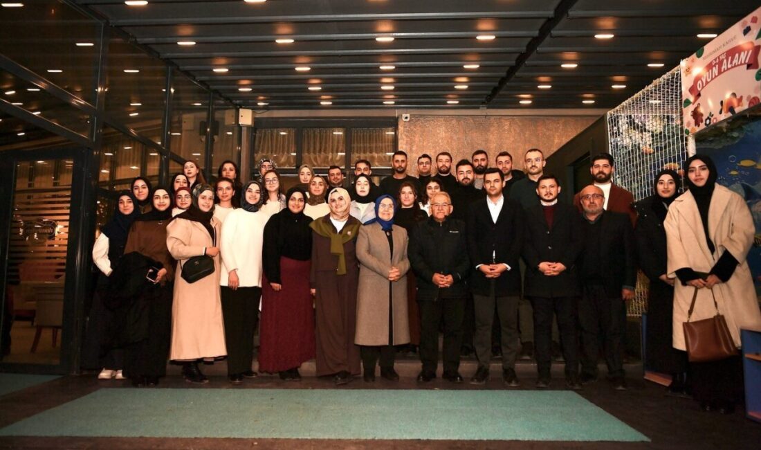 Kayseri Büyükşehir Belediye Başkanı Dr. Memduh Büyükkılıç; eşi Dr. Necmiye