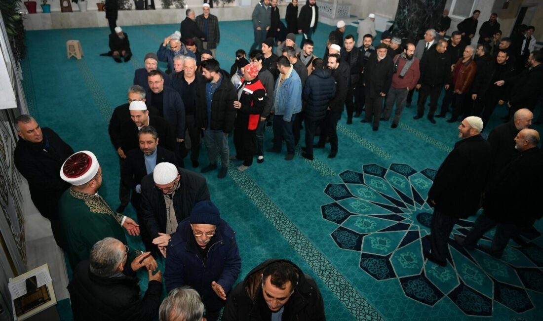 Kayseri Büyükşehir Belediye Başkanı Dr. Memduh Büyükkılıç; Bayırbaş Şehitler Camii’nde