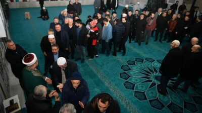 Kayseri Büyükşehir Belediye Başkanı Dr. Memduh Büyükkılıç; Bayırbaş Şehitler Camii’nde