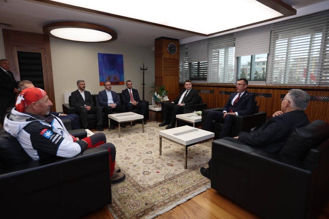 Kayseri Büyükşehir Belediye Başkanı Dr. Memduh Büyükkılıç, Türkiye Dağcılık Federasyonu