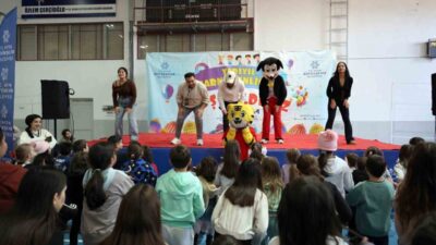Aydın Büyükşehir Belediyesi tarafından çocuklara yarıyıl tatili hediyesi olarak düzenlenen