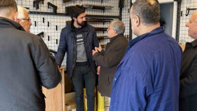 AK Parti Adıyaman İl Başkanı Ekrem Çadır, esnaflarla bir araya