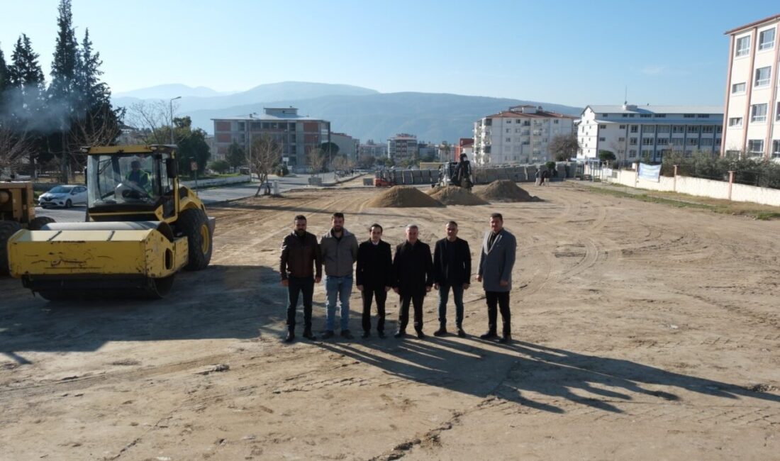 Buharkent Belediye Başkanı Mehmet Erol, İstiklal Mahallesi’nde okullar çevresini kapsayan