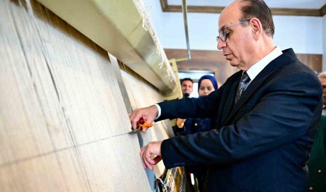 Yeşilyurt Belediye Başkanı Prof. Dr. İlhan Geçit, Yeşilyurt Halk Eğitim