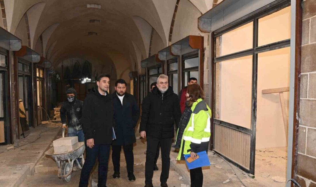 Tarihi Kapalı Çarşı’da yürütülen restorasyon çalışmalarını yerinde inceleyen Başkan Görgel,