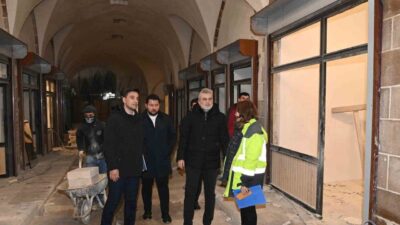 Tarihi Kapalı Çarşı’da yürütülen restorasyon çalışmalarını yerinde inceleyen Başkan Görgel,