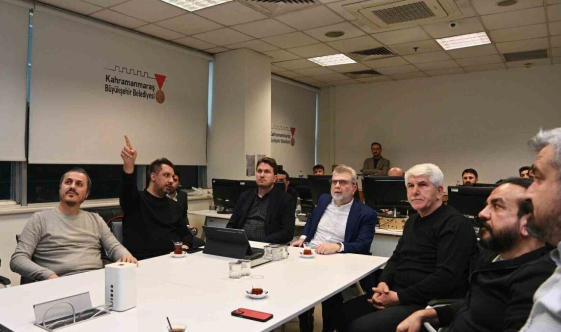 Kahramanmaraş Büyükşehir Belediyesi’nin Trafik Yönetim Merkezi’nden açıklamalarda bulunan Belediye Başkanı