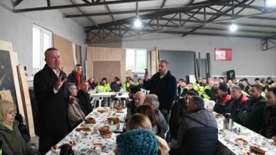 Karacabey Belediye Başkanı Fatih Karabatı, ilçenin dört bir yanında fedakârca