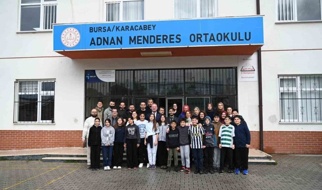 Karacabey Belediye Başkanı Fatih Karabatı, Adnan Menderes Ortaokulu’nu ziyaret ederek