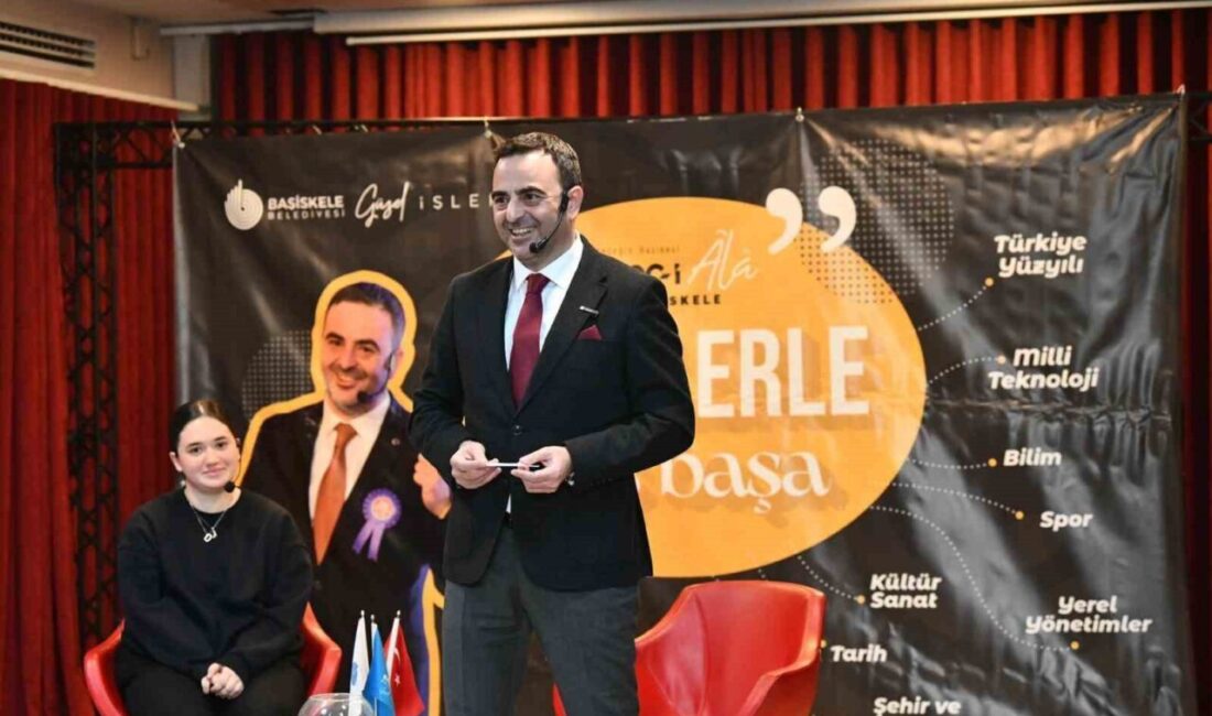 Lise öğrencileriyle bir araya gelen Başiskele Belediye Başkanı Yasin Özlü,