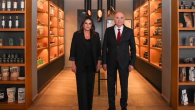 DÜZCE (İHA) – Düzce Belediye Başkanı Dr. Faruk Özlü, aynı