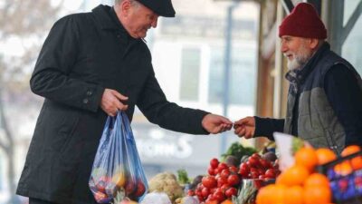 Düzce Belediye Başkanı Dr. Faruk Özlü, Ahmet Haşim’in Merdiven adlı