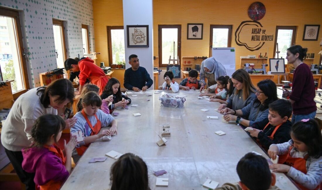 Konya’nın merkez Selçuklu İlçe Belediyesi Sanat ve Tasarım Atölyesi, Abidin