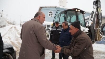 Samsun Canik Belediye Başkanı İbrahim Sandıkçı, karla mücadele çalışmalarına aralıksız