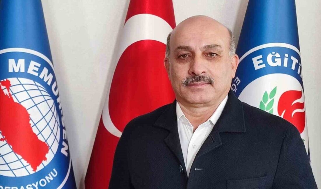 Eğitim-Bir-Sen Adana Şube Başkanı Mustafa Sarıgeçili, “Sosyal medya kullanımı ailelerin