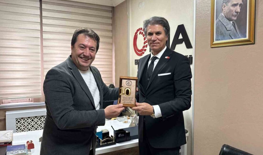 Türkiye Curling Federasyonu Başkanı Prof. Dr. Kenan Şebin yönetim kurulu