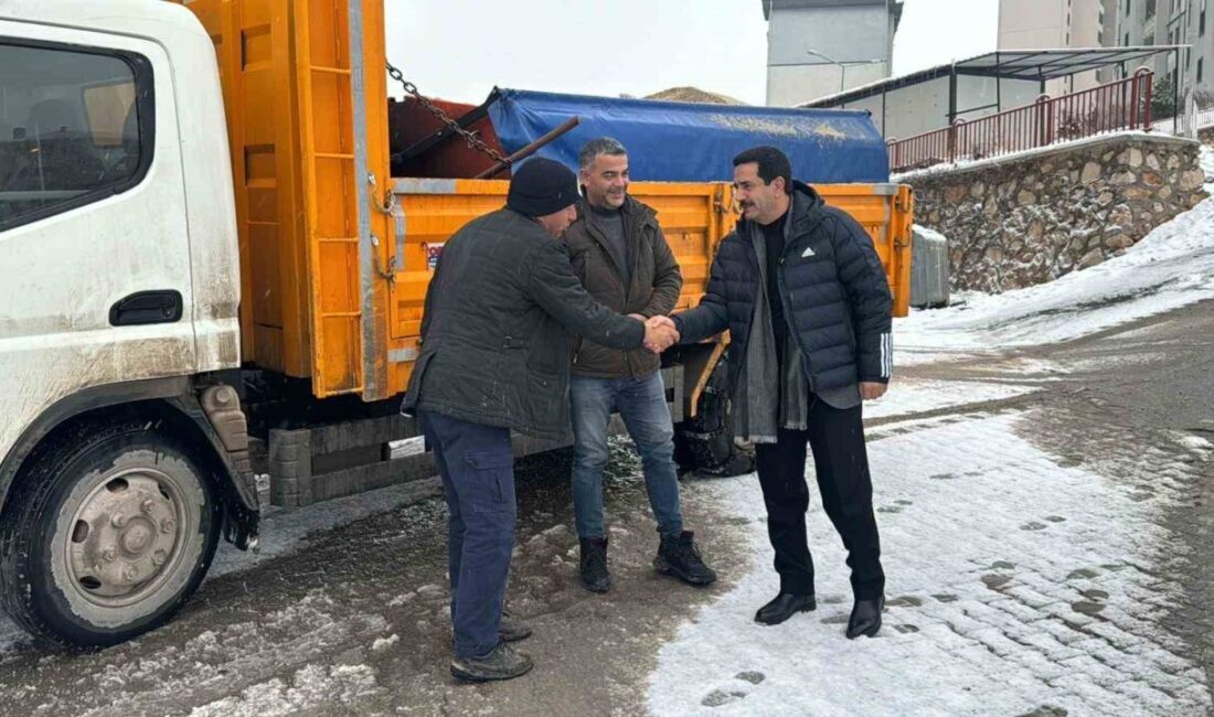 Battalgazi Belediye Başkanı Bayram Taşkın, sabah saatlerinde Afet Koordinasyon Merkezi’nde